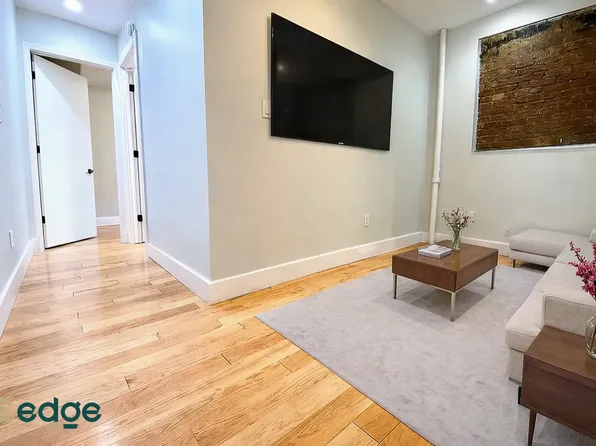 160 Havemeyer Street image 1 of 6