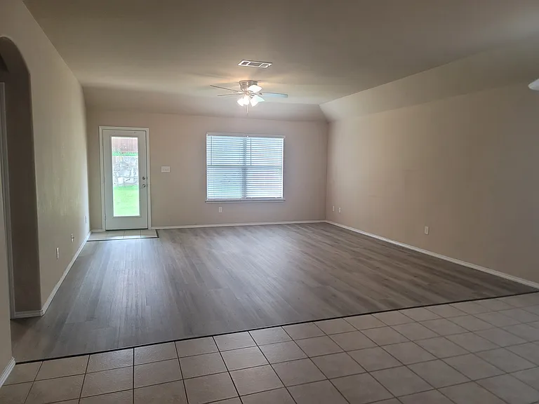 2793 Crescent Lake Dr — Photo 18