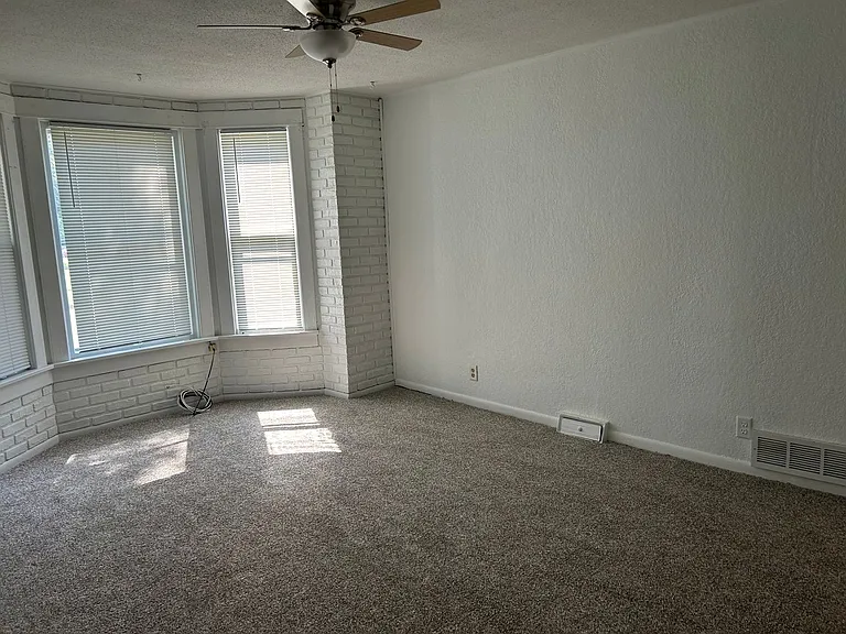 104 8th St NW APT Nate Larson - Lease Only — Photo 2