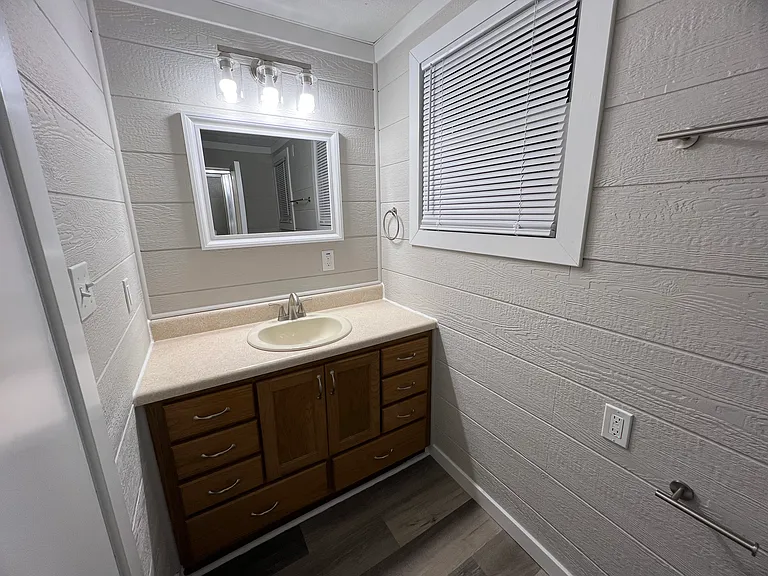 701 E Bedford St — Photo 12