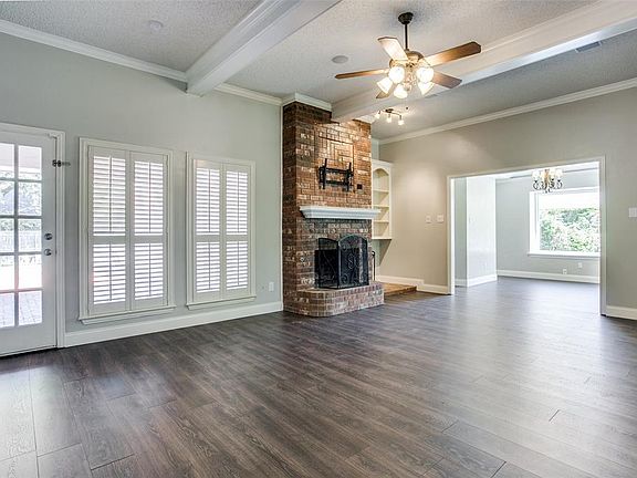3rd image of 2420 Riverview Dr