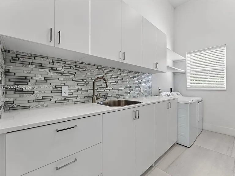 2400 SW 112th Ave — Photo 36
