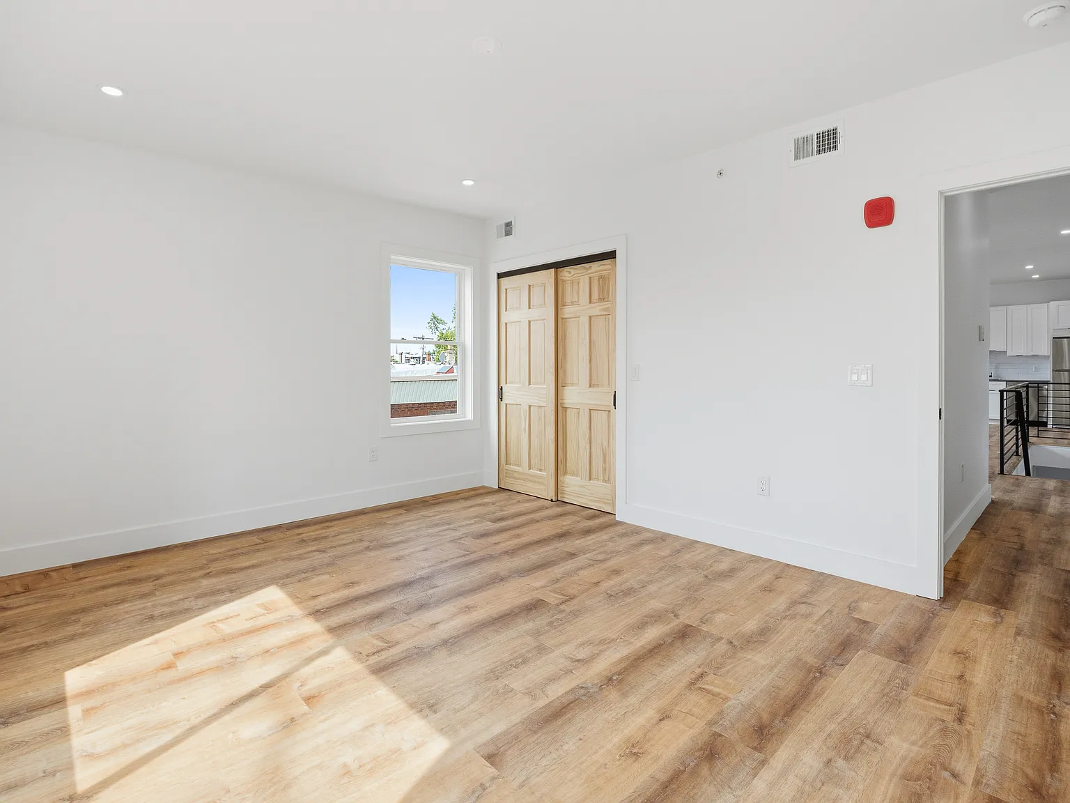 2 bed, 1100 sqft, $1,850 — Photo 2