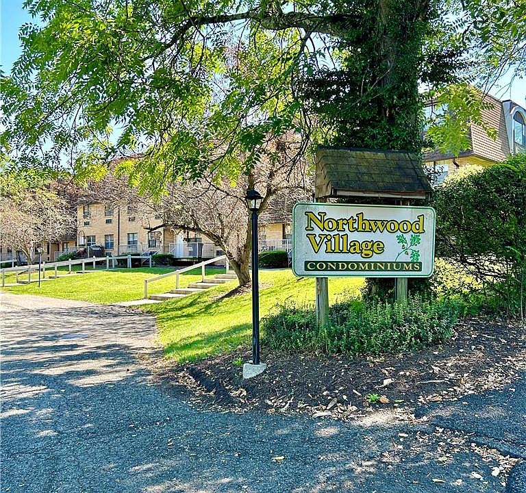 1st image of 424 Carpenter Avenue #16