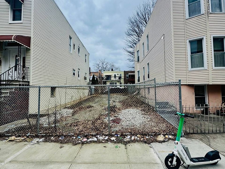 1st image of 1923 Barnes Ave