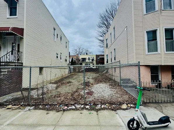 1923 Barnes Ave, Bronx, NY 10462