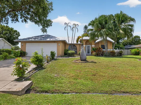 2252 SE MCMASTER Street, Port St Lucie, FL 34952