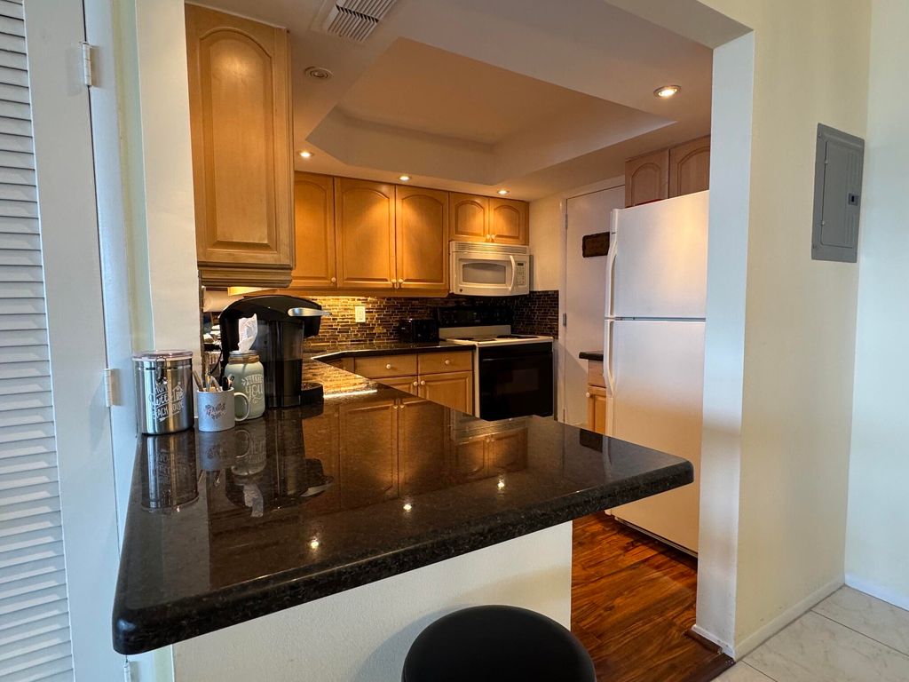 305 N Pompano Beach Blvd Ph 05, photo 5