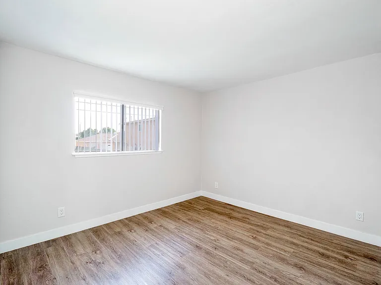 11208 S Western Ave — Photo 41