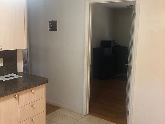 5th image of 133 Sparkill Ave