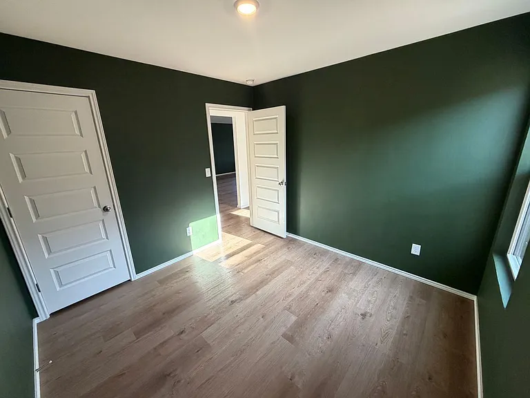 805 NE 101st St — Photo 11