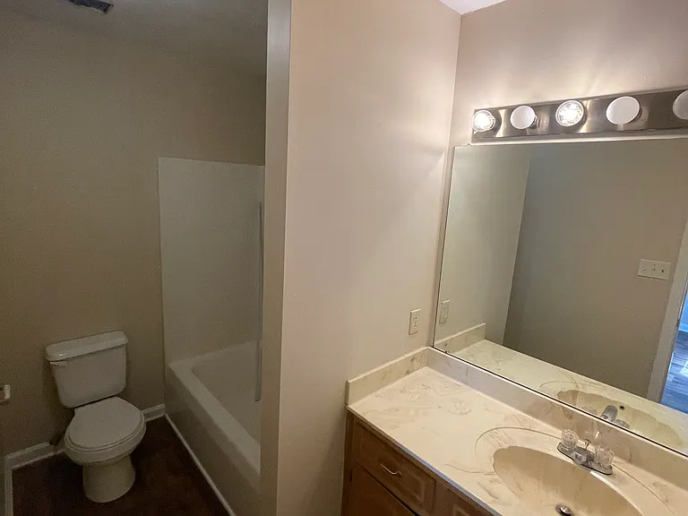 540 Indian Ave — Photo 8