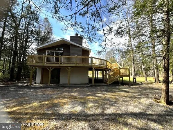 1187 Carriage Ln, Tobyhanna, PA 18466