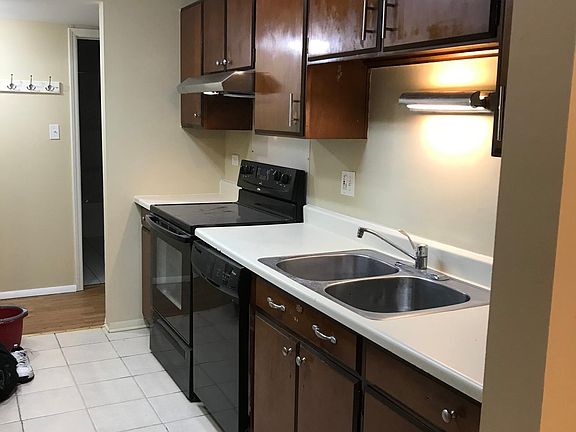 5th image of 920 Beau Dr Unit 107