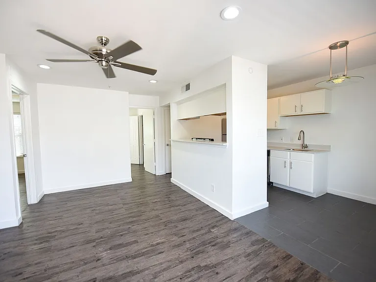 5404 Reiger Ave — Photo 2