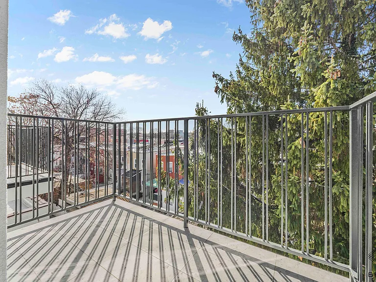1118 Rogers Ave #3L — Photo 7
