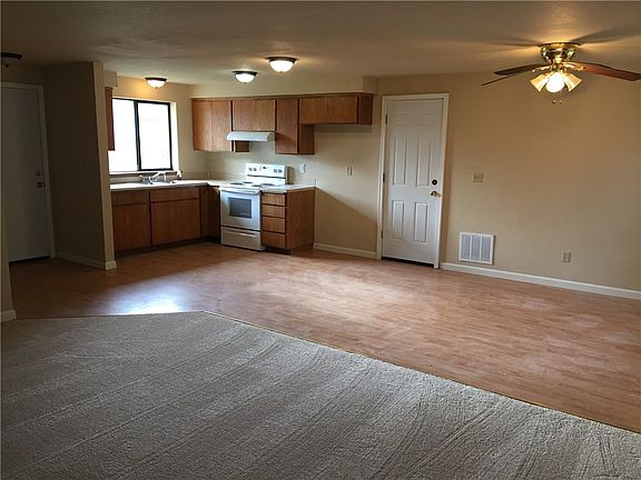 4th image of 2413 116th Ave NE