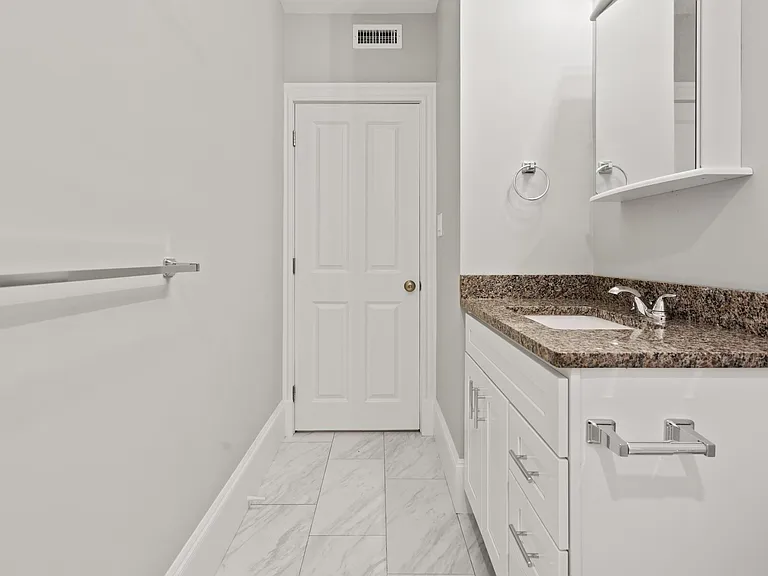 16 Clifton St #3 — Photo 11