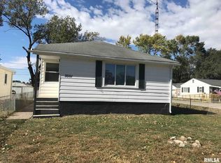 3001 S 12th St, Springfield, IL 62703