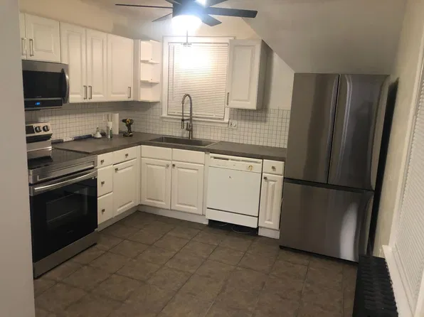 90 Potter St Unit 2, Cranston, RI 02910