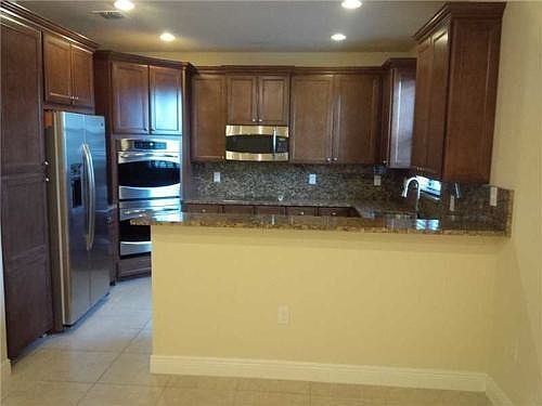 2nd image of 10003 NW 41st St