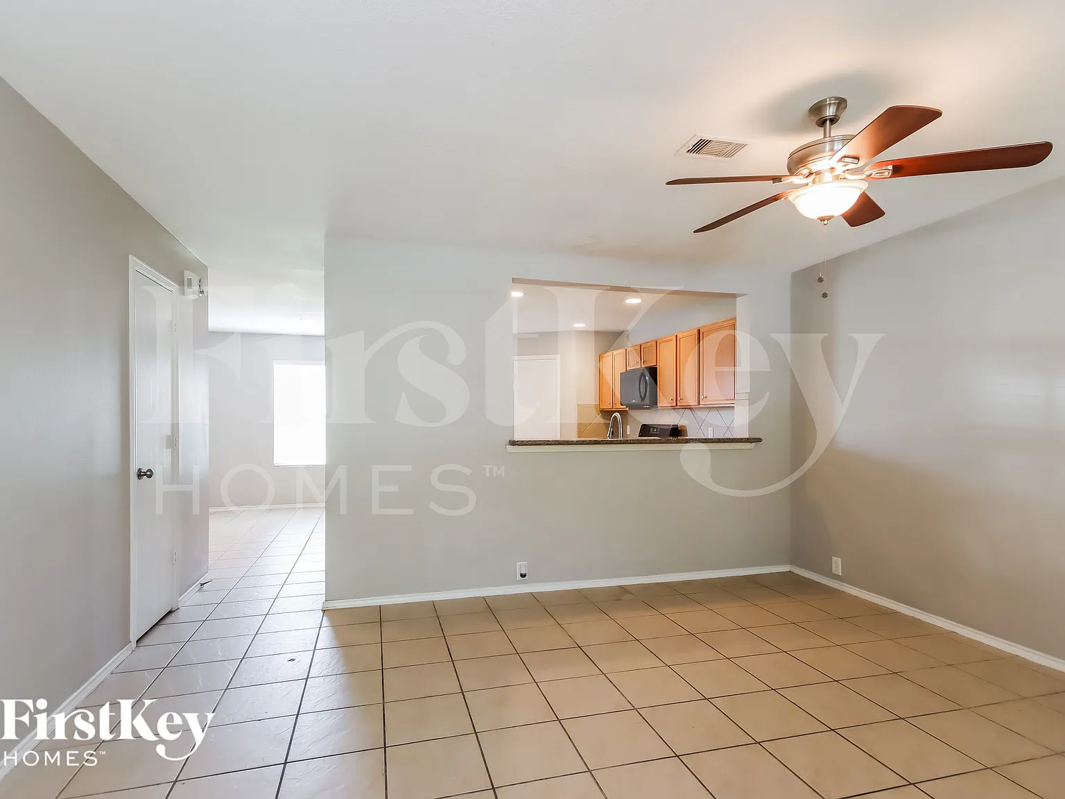 3 bed, 2.5 bath, 1759 sqft, $1,985 — Photo 4