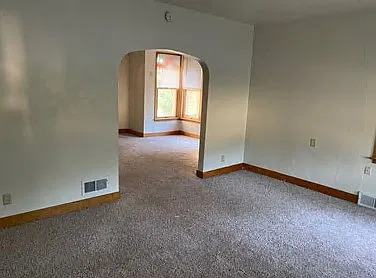 4 bed, 1900 sqft, $2,600 — Photo 2