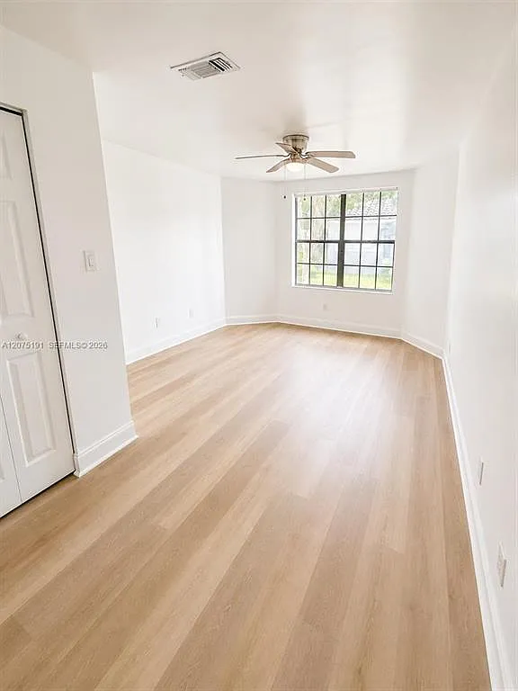 3 bed, 1305 sqft, $2,600 — Photo 3