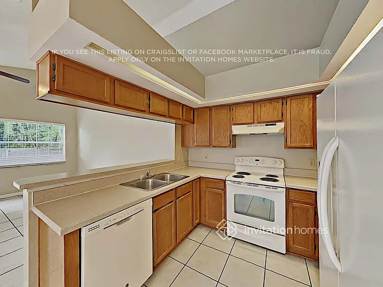 1005 Reynolds Ct — Photo 6