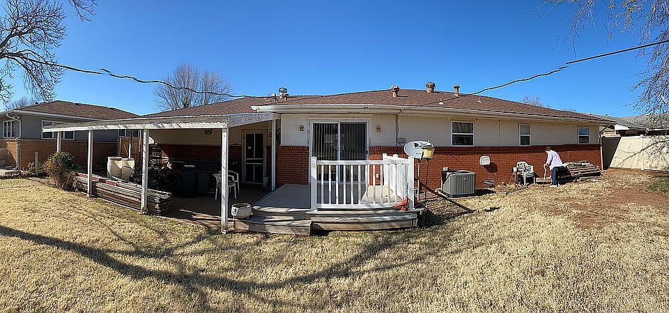 2nd image of 1903 Maple St