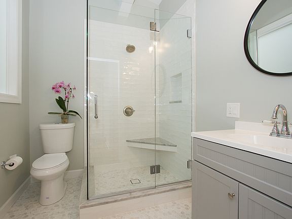5th image of 86 W Schiller St #86