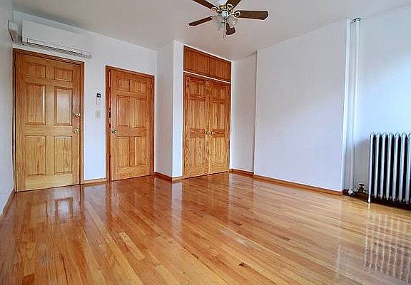 2nd image of 963 Manhattan Ave APT 3