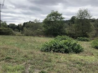 522 S Valley Rd, Berkeley Springs, WV 25411