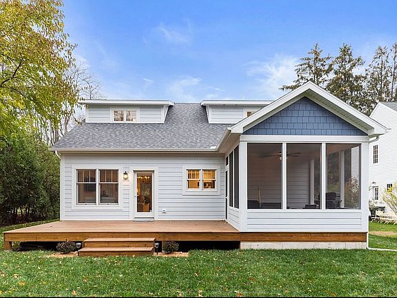 3rd image of 10266 Apple Ave