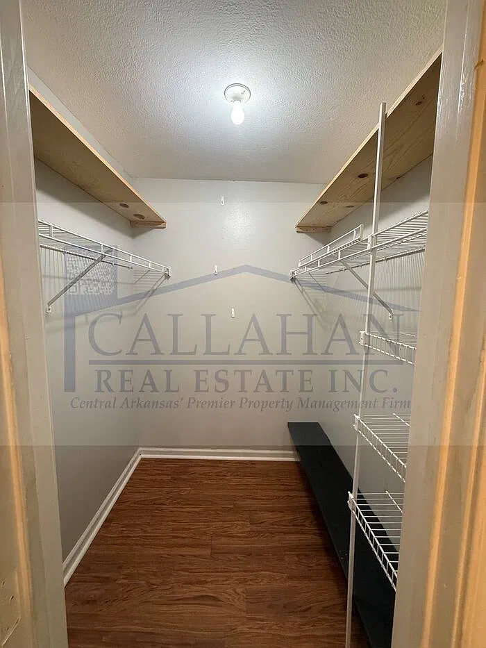 3 bed, 2.0 bath, 1300 sqft, $1,600 — Photo 3