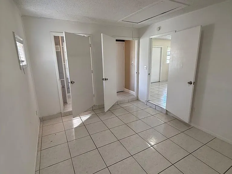 204 La Paz Dr — Photo 18
