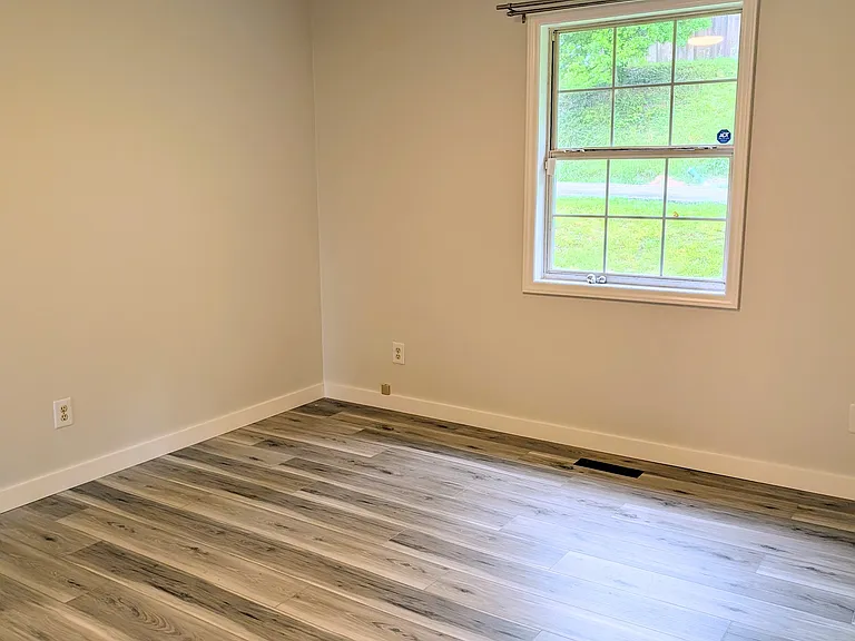 130 Hillside Dr — Photo 29