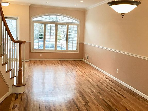 3rd image of 416 Englewood Ave #1