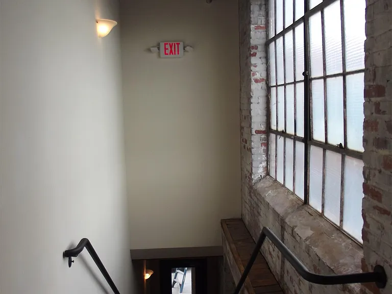 125 Inman St E — Photo 12