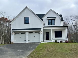 104 Eber Taft Rd, Uxbridge, MA 01569