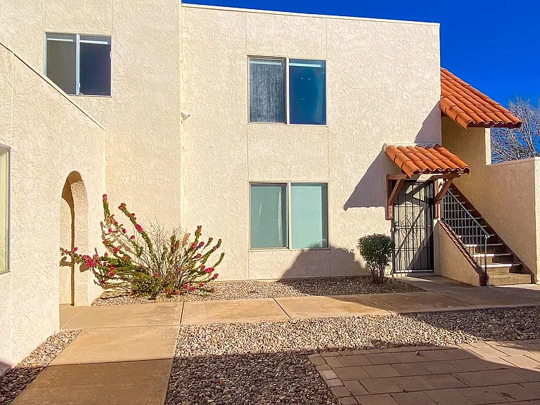 4215 Calle Barona #B — Photo 31