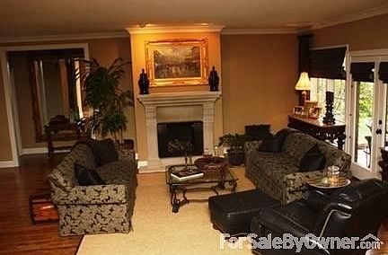 Jack-n-Jill bath between guest rooms