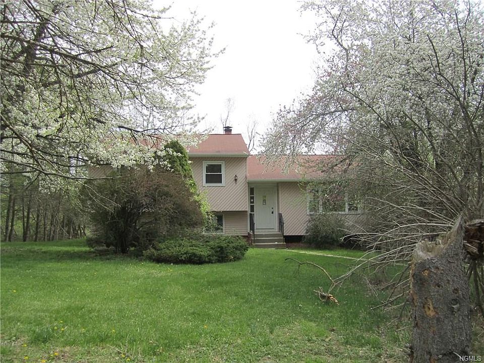 1st image of 300 Orchard Dr