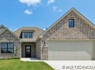 27503 E 108th Pl S, Coweta, OK 74429