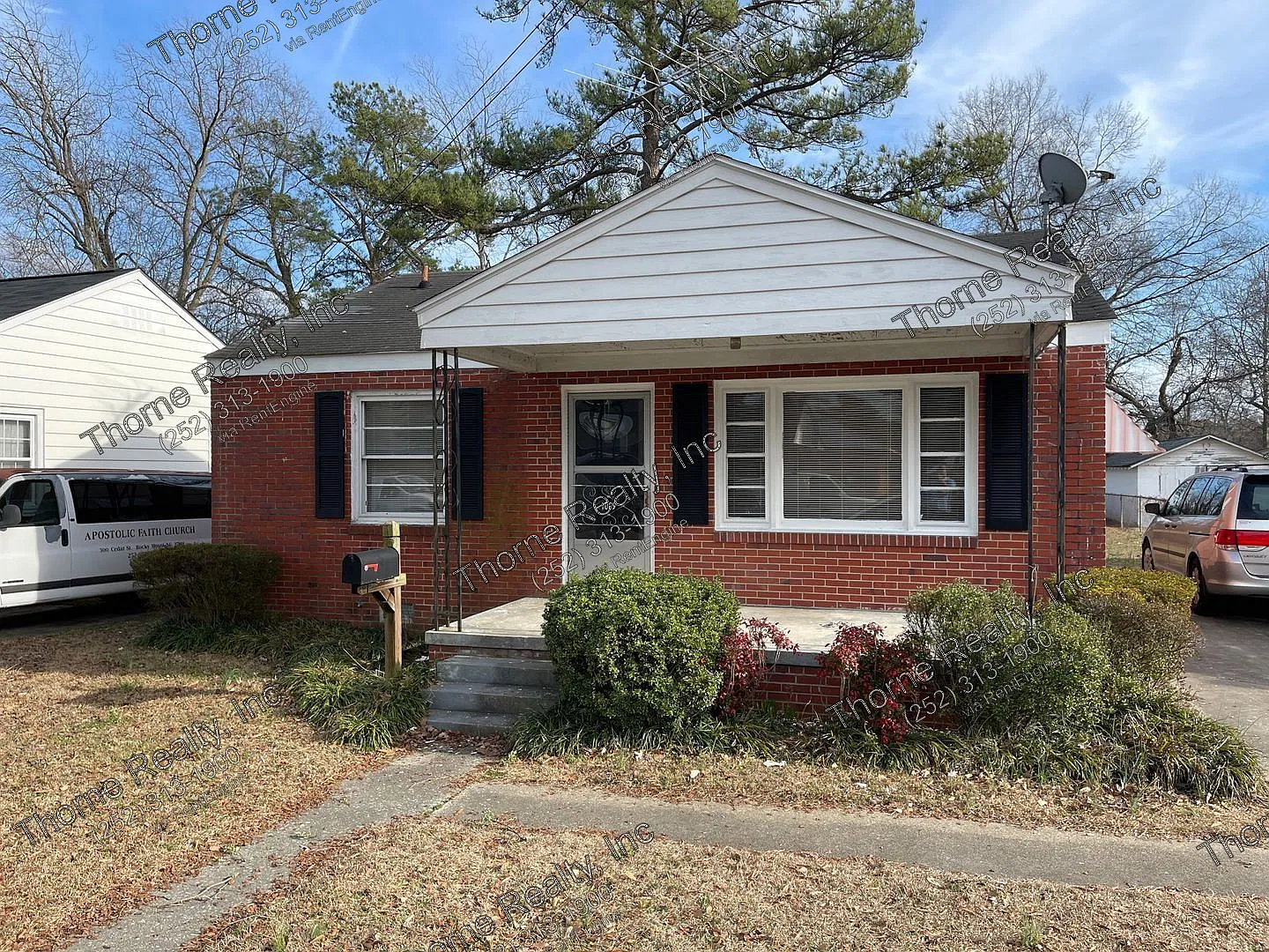2 bed, 1.0 bath, 840 sqft, $895 — Photo 1