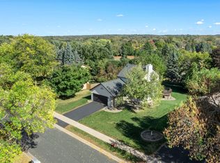 18863 Broadmoore Dr, Eden Prairie, MN 55346