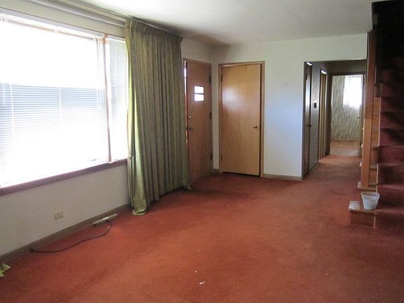 2nd image of 2324 Calwagner Ave