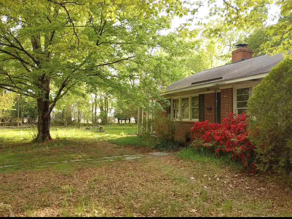4 bed, 2297 sqft, $2,900 — Photo 1