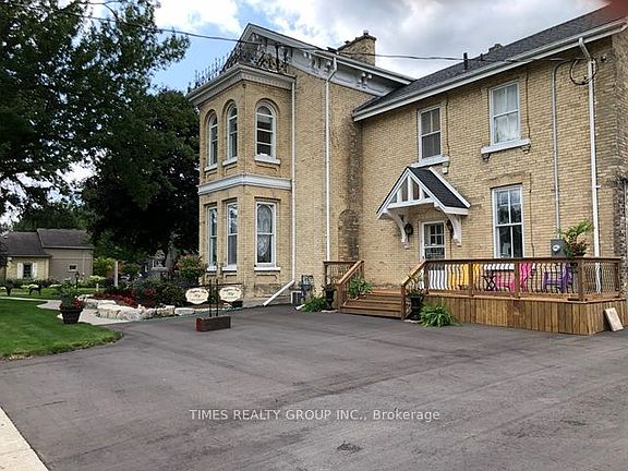 2nd image of 220 Hibernia St