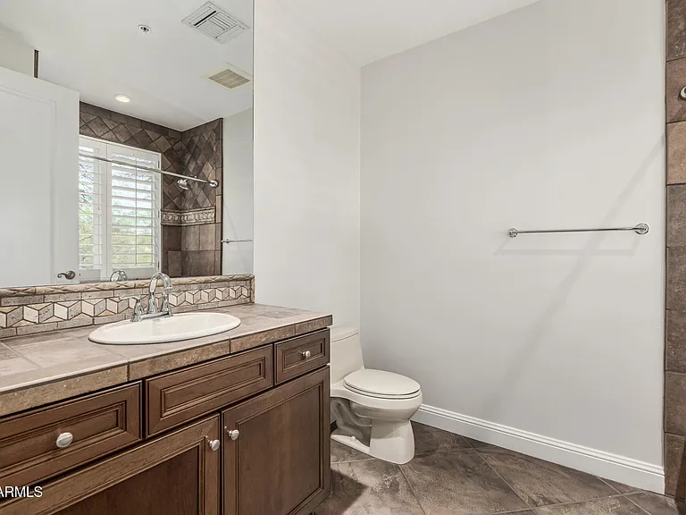 3801 N Goldwater Blvd #G201 — Photo 28